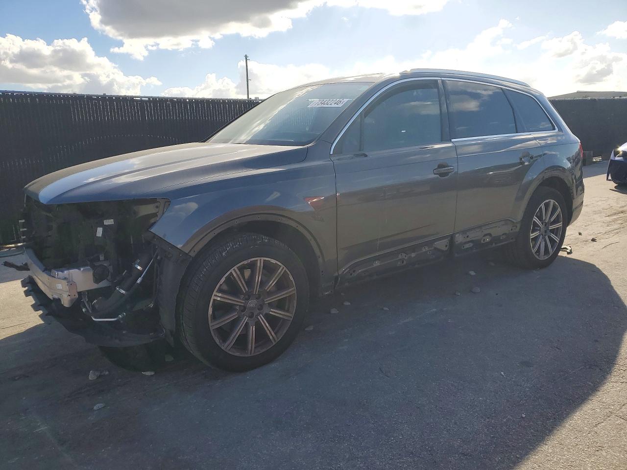 2019 AUDI Q7 — Front 3/4