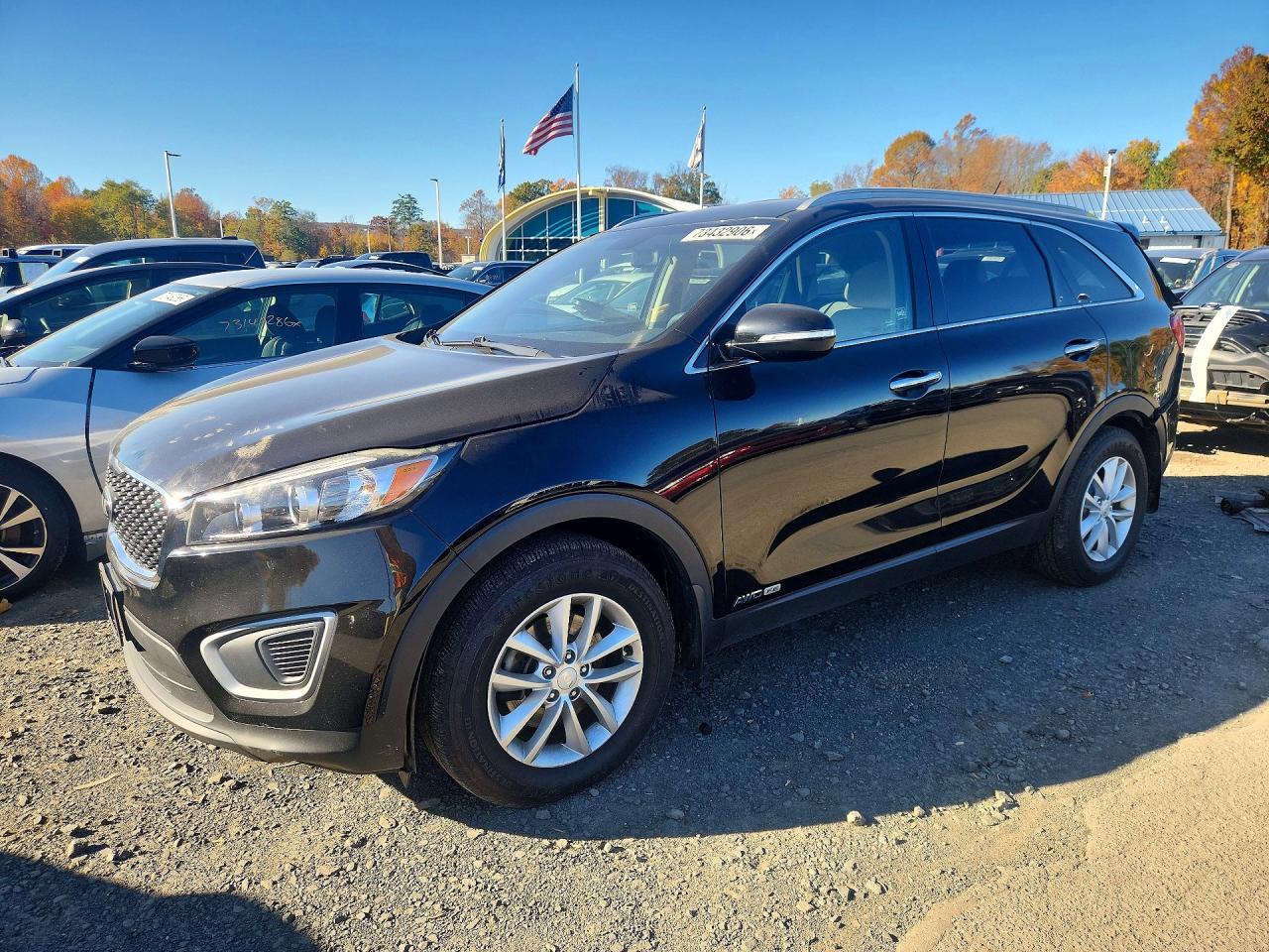 2018 KIA SORENTO L, LX — Front 3/4