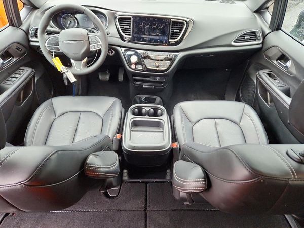 2027 CHRYSLER PACIFICA Select — CKPT