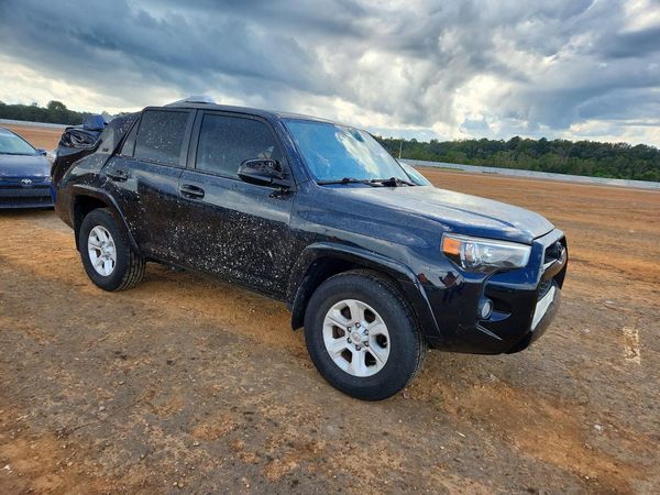 2017 TOYOTA 4RUNNER Ltd/SR5/SR5 Premium — Passenger 3/4