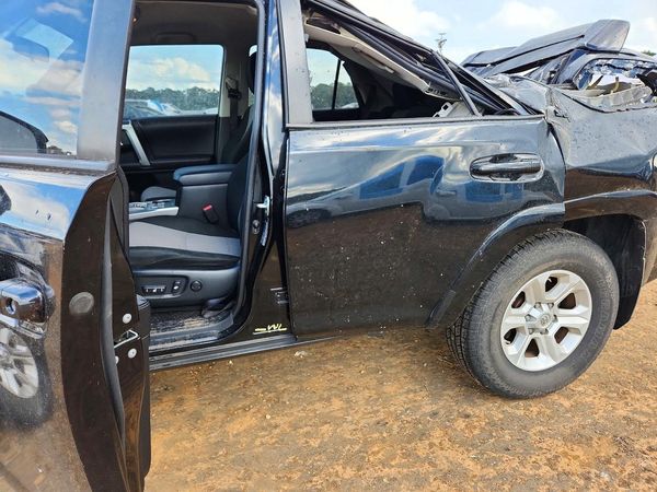 2017 TOYOTA 4RUNNER Ltd/SR5/SR5 Premium — LOOS