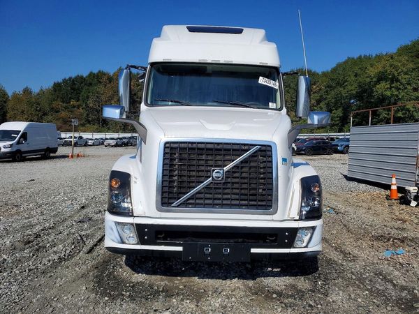 2016 VOLVO VN — DIRF