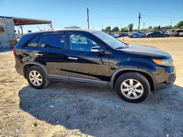 2013 KIA SORENTO Base / LX — Passenger 3/4