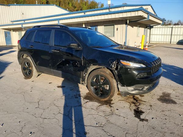 2017 JEEP CHEROKEE Sport — Passenger 3/4