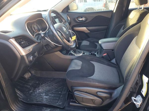 2017 JEEP CHEROKEE Sport — DENT