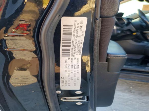 2017 JEEP CHEROKEE Sport — VINS