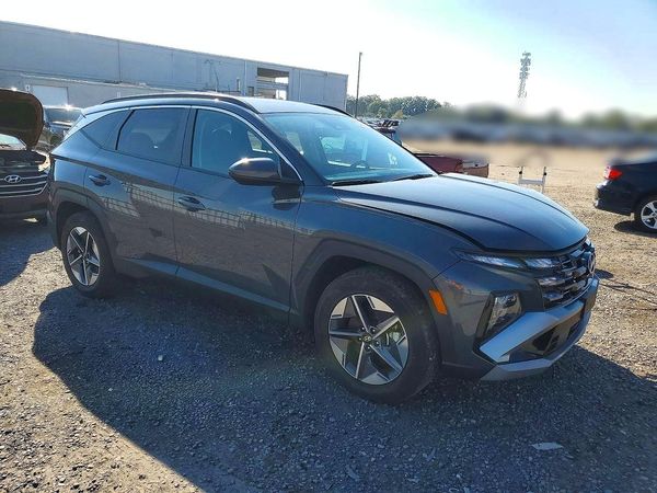 2026 HYUNDAI TUCSON SEL, SEL Plus — Passenger 3/4