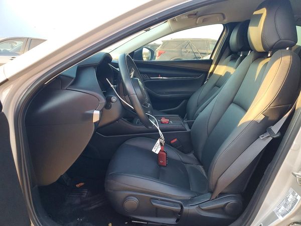 2025 MAZDA 3 Select Sport Package — DENT