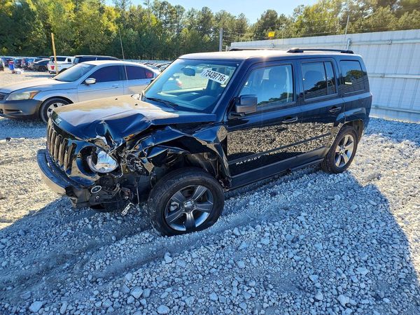 2014 JEEP PATRIOT Latitude — Front 3/4