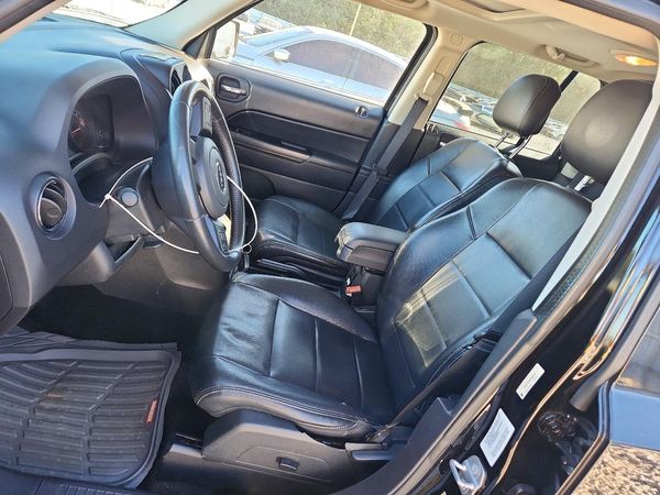 2014 JEEP PATRIOT Latitude — DENT