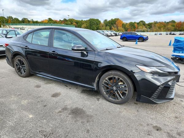 2025 TOYOTA CAMRY — Passenger 3/4