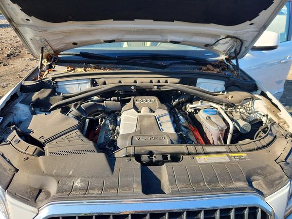 2017 AUDI Q5 — Engine bay
