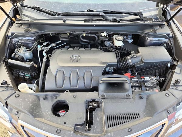 2018 ACURA RDX Advance Package — Engine bay