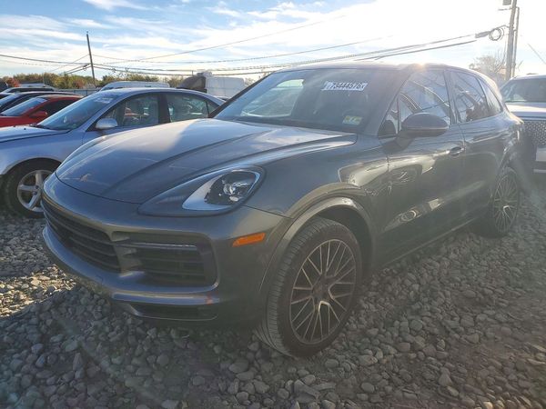 2021 PORSCHE CAYENNE — Front 3/4