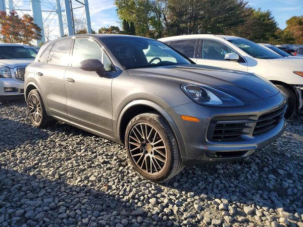 2021 PORSCHE CAYENNE — Passenger 3/4