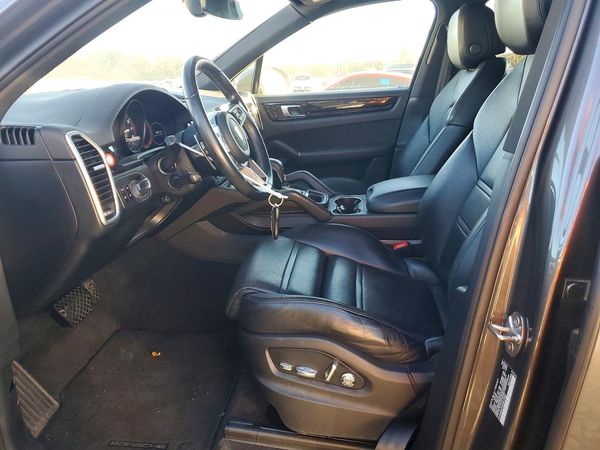 2021 PORSCHE CAYENNE — DENT
