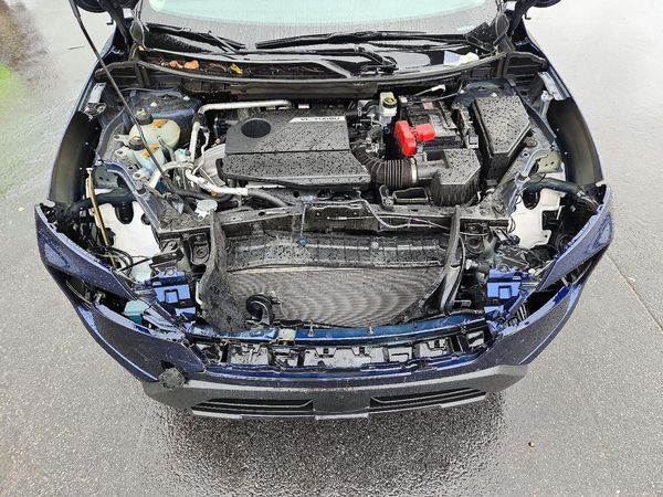 2025 NISSAN ROGUE SV — Engine bay