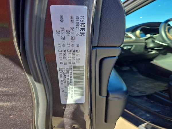 2017 JEEP GRAND CHEROKEE Laredo — VINS
