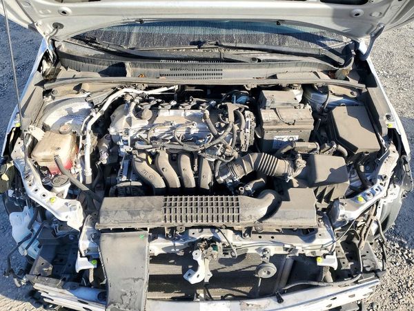 2020 TOYOTA COROLLA LE — Engine bay