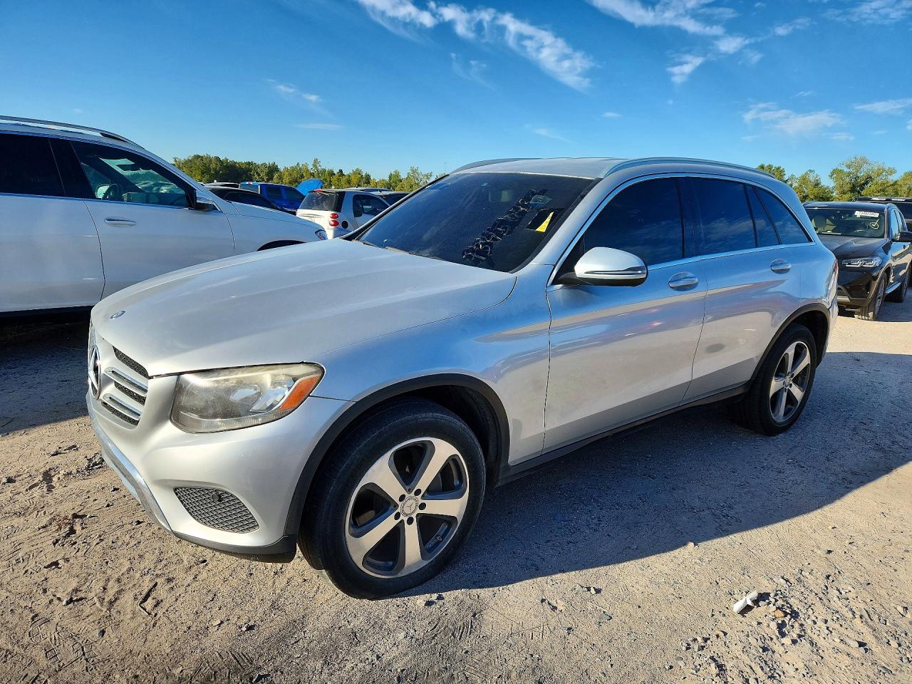 2016 MERCEDES-BENZ GLC GLC300 — Front 3/4