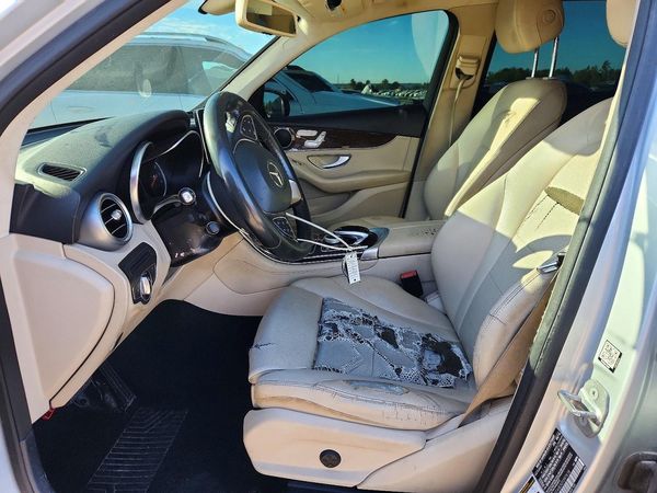2016 MERCEDES-BENZ GLC GLC300 — DENT