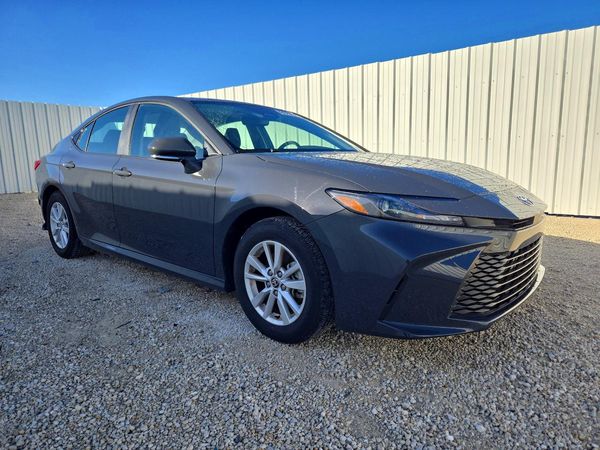 2026 TOYOTA CAMRY — Passenger 3/4