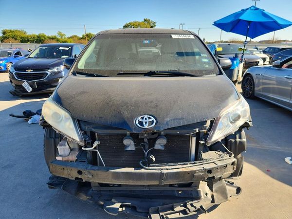 2015 TOYOTA SIENNA — DIRF