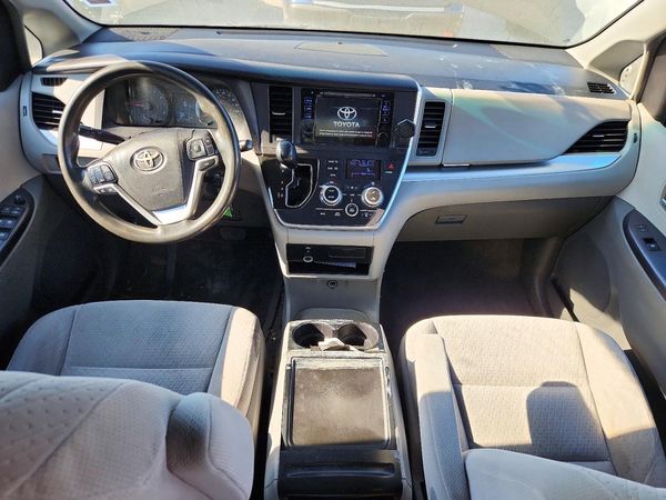 2015 TOYOTA SIENNA — CKPT