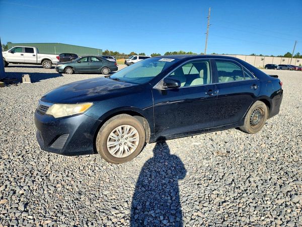 2012 TOYOTA CAMRY — Front 3/4
