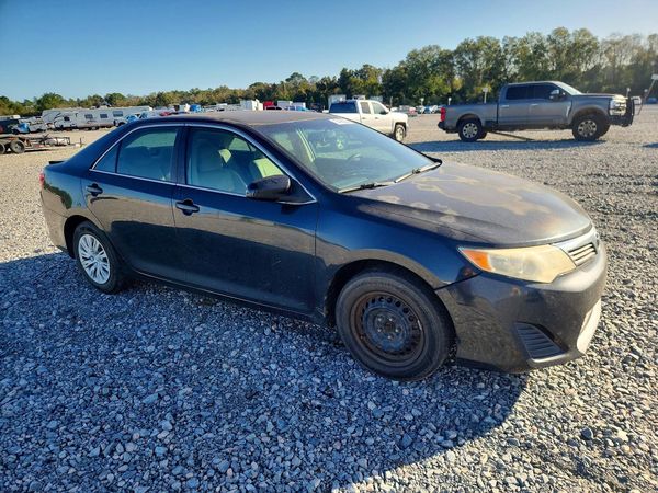 2012 TOYOTA CAMRY — Passenger 3/4