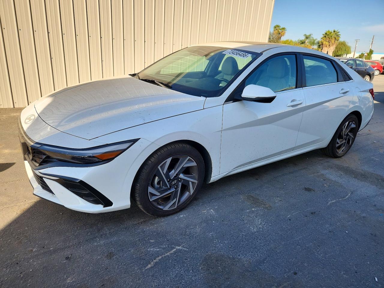 2025 HYUNDAI ELANTRA Limited — Front 3/4