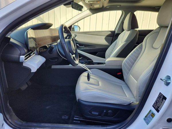 2025 HYUNDAI ELANTRA Limited — DENT