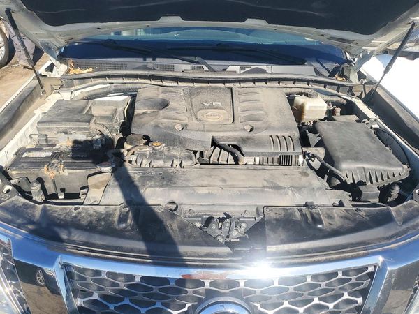 2018 NISSAN ARMADA — Engine bay
