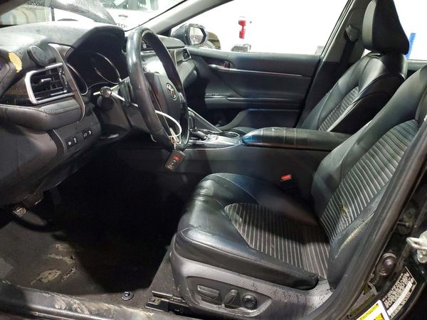 2018 TOYOTA CAMRY