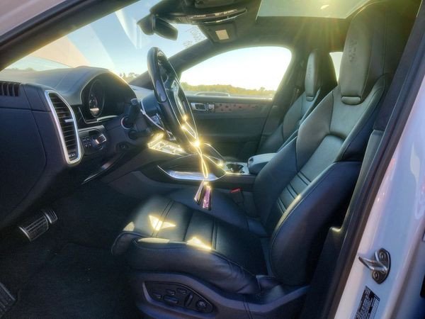 2022 PORSCHE CAYENNE Turbo S E-Hybrid Coupe — DENT
