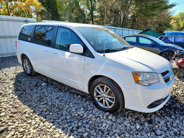 2014 DODGE GRAND CARAVAN SE — Passenger 3/4