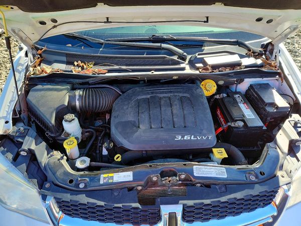 2014 DODGE GRAND CARAVAN SE — Engine bay