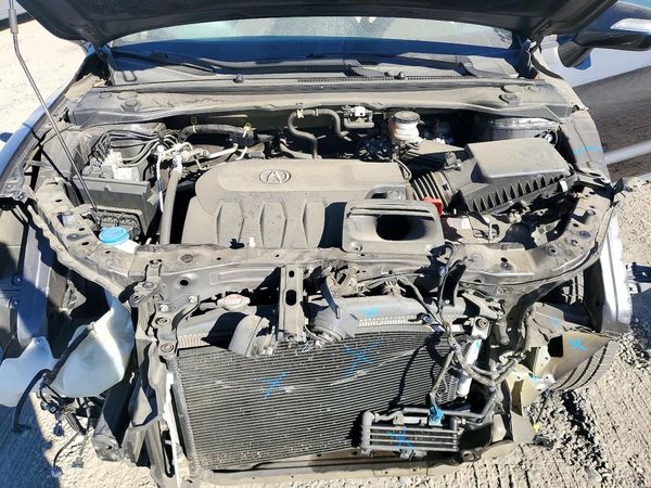 2015 ACURA RDX Technology Package — Engine bay