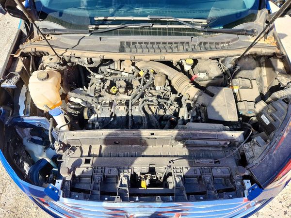 2024 FORD EDGE Titanium — Engine bay