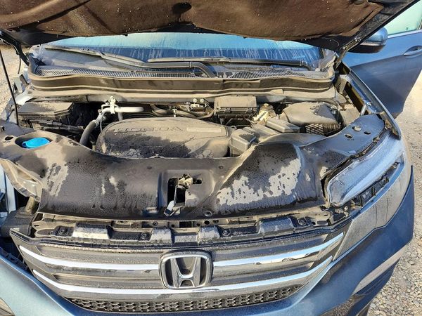 2018 HONDA PILOT EXL — Engine bay