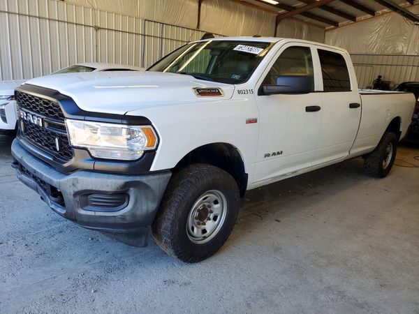 2020 RAM 2500 Tradesman — Front 3/4