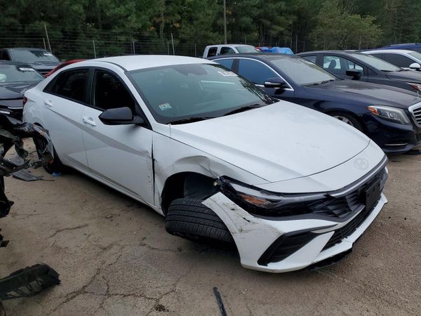 2026 HYUNDAI ELANTRA — Passenger 3/4