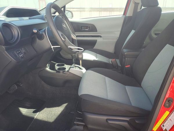 2014 TOYOTA PRIUS — DENT