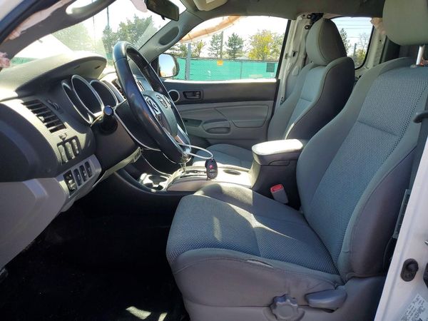 2015 TOYOTA TACOMA Delux Grade — DENT