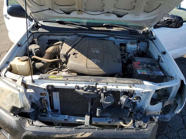 2015 TOYOTA TACOMA Delux Grade — Engine bay