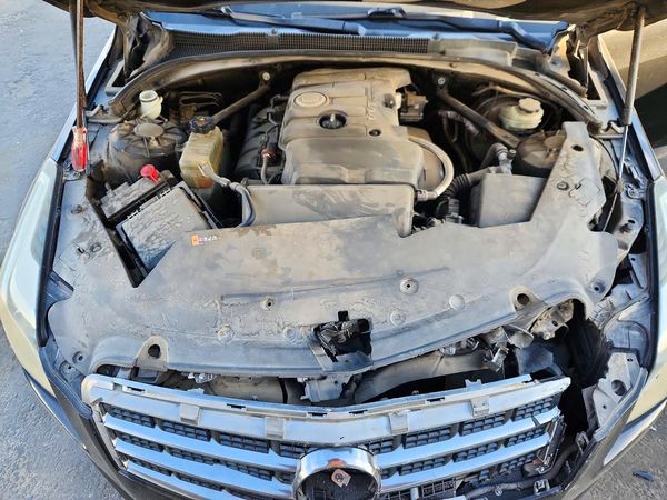 2014 CADILLAC ATS Luxury — Engine bay