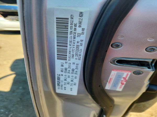 2013 RAM 1500 ST — VINS