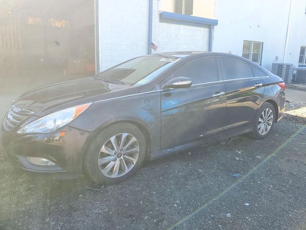 2014 HYUNDAI SONATA — Front 3/4