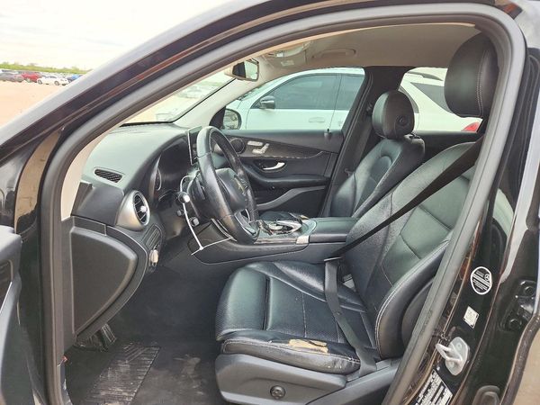 2016 MERCEDES-BENZ GLC GLC300 — DENT