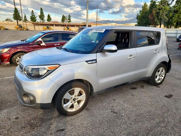 2017 KIA SOUL Base — Front 3/4